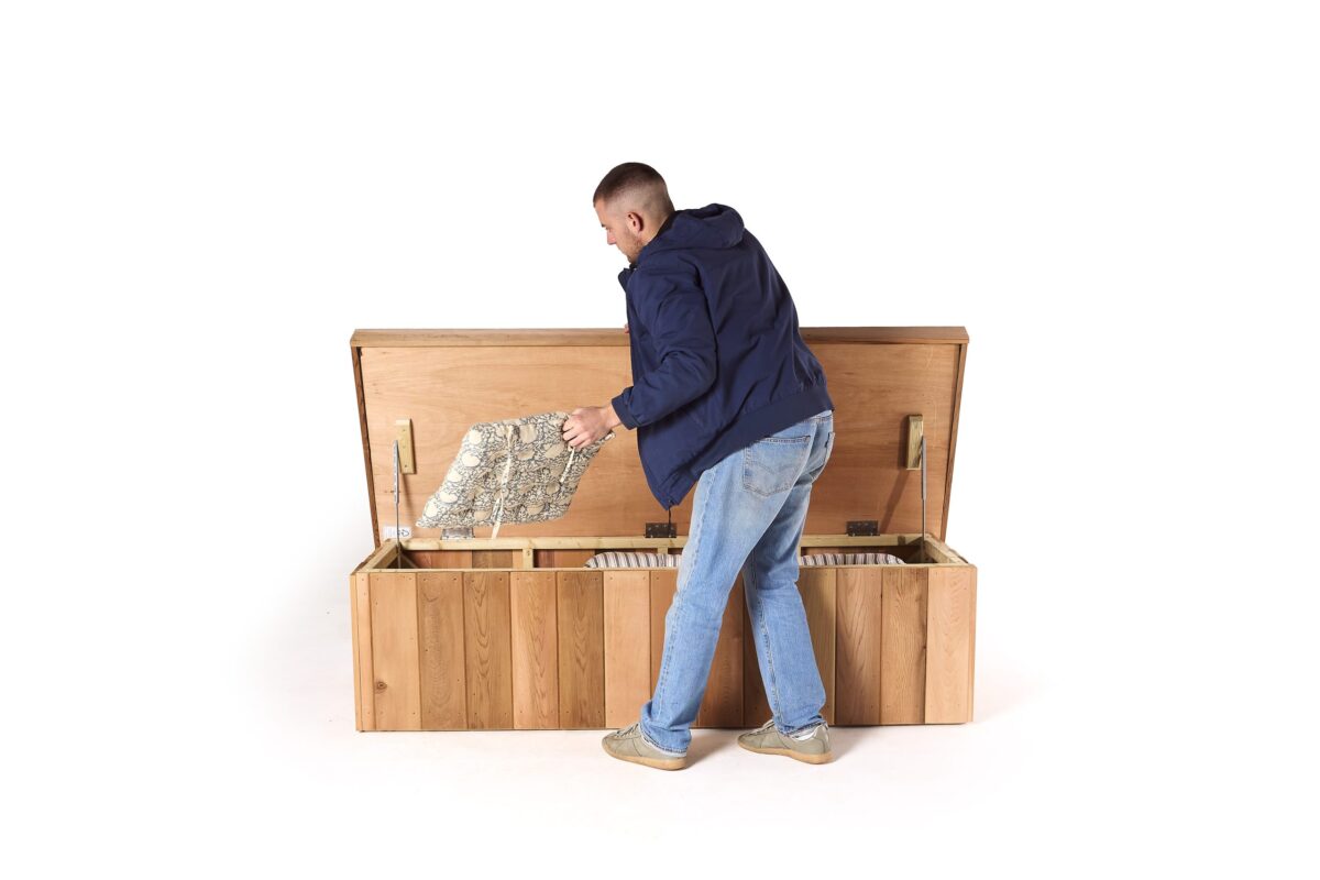 Storage_Bench_Shoot_10053-scaled.jpg